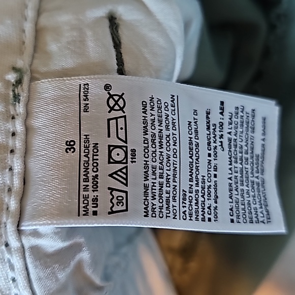 2 PAIRS MENS CHINO SHORTS KHAKI GREEN/ MAROON - Picture 8 of 9